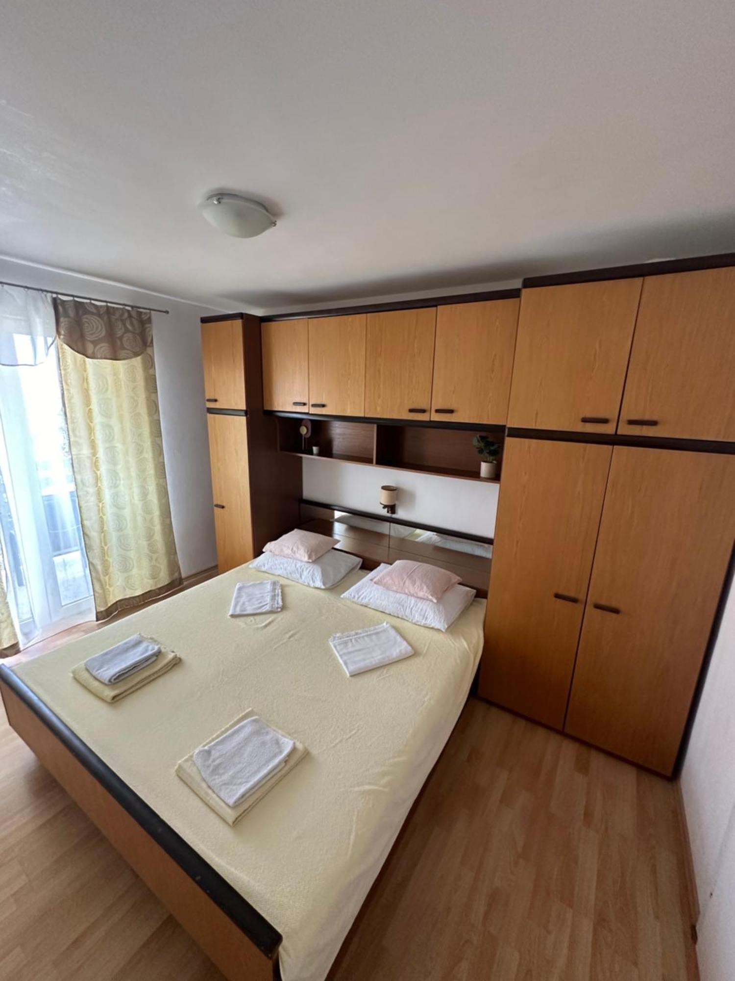 Apartmani Ira 크리크베니카 외부 사진